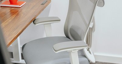 Kancelárska stolička: ergonómia dôležitejšia ako dizajn